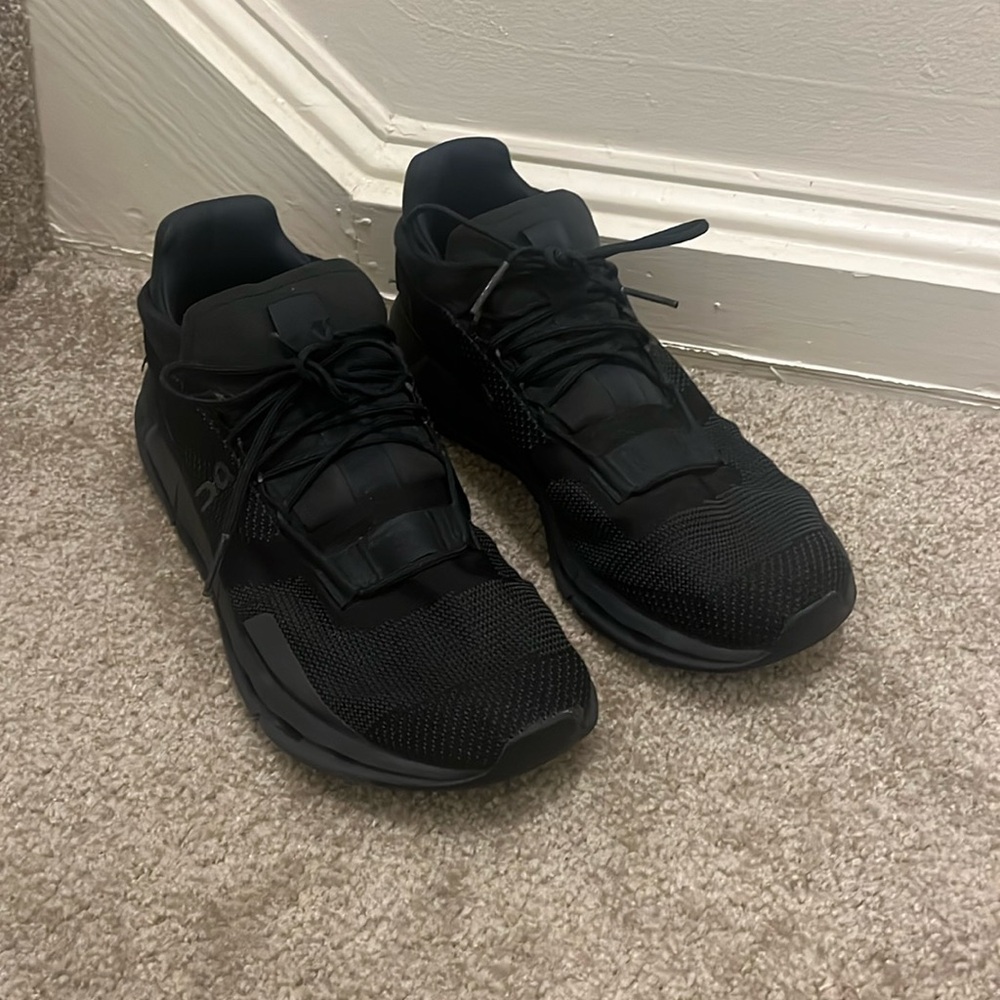 On cloud Nova Running Men’s shoes size 10.5